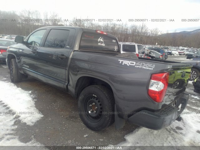 Photo 2 VIN: 5TFDY5F17GX558517 - TOYOTA TUNDRA 4WD TRUCK 