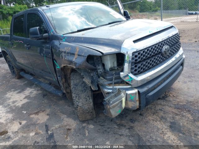 Photo 5 VIN: 5TFDY5F17JX700596 - TOYOTA TUNDRA 