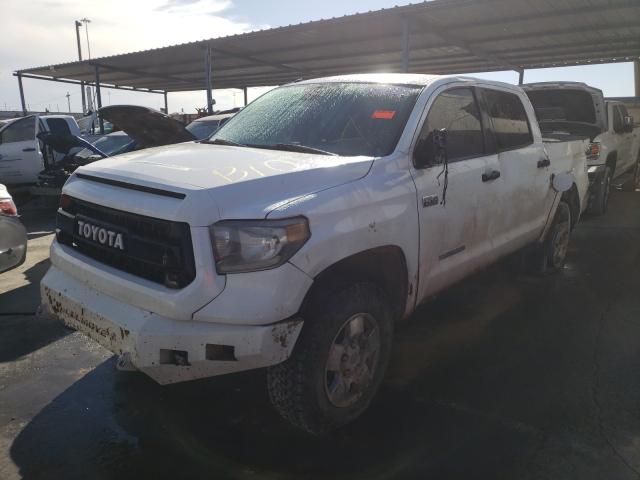 Photo 1 VIN: 5TFDY5F17JX735655 - TOYOTA TUNDRA CRE 