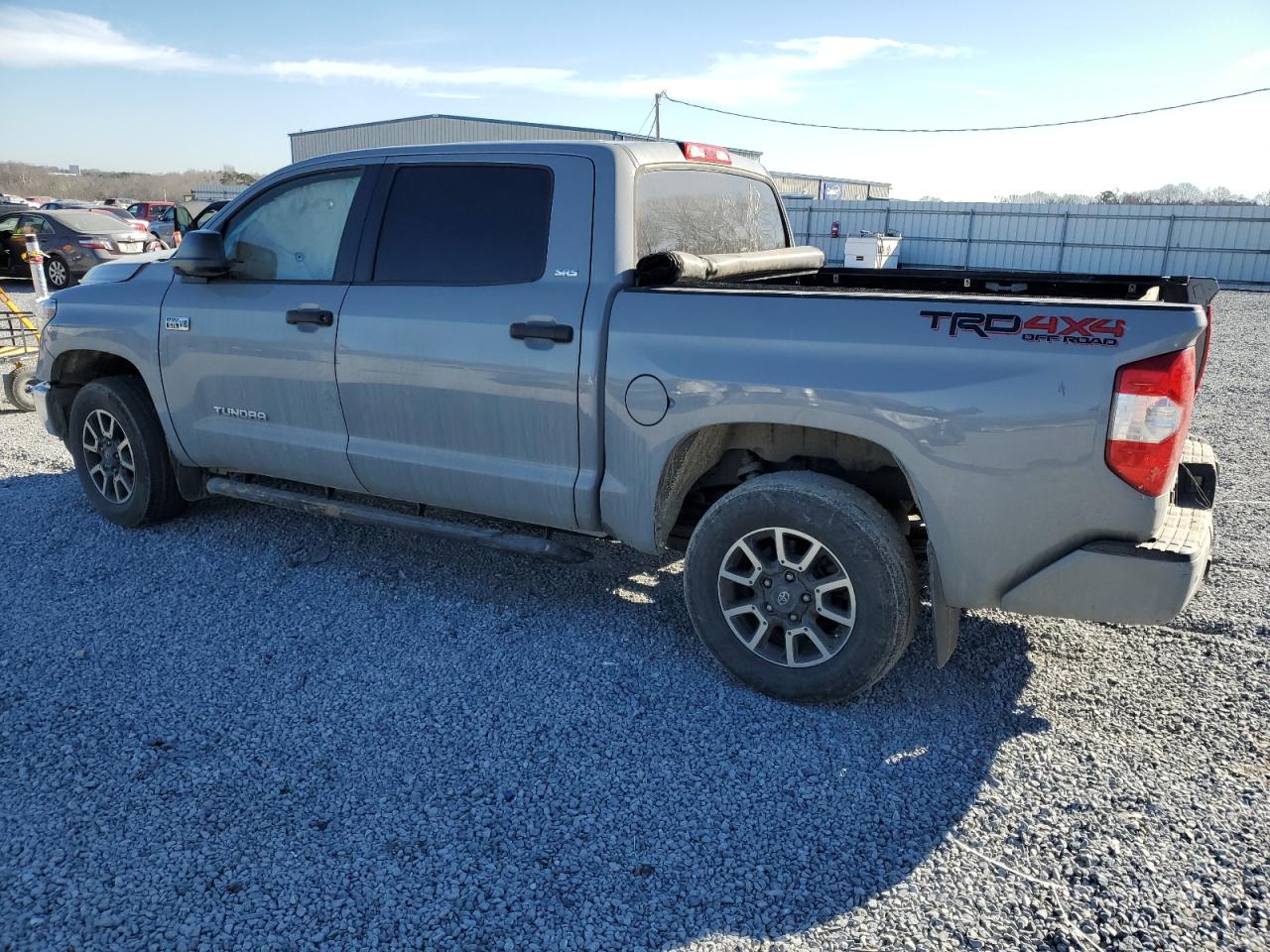 Photo 1 VIN: 5TFDY5F17JX740208 - TOYOTA TUNDRA 