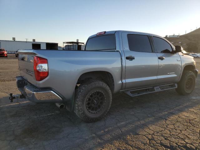 Photo 2 VIN: 5TFDY5F17KX828452 - TOYOTA TUNDRA CRE 