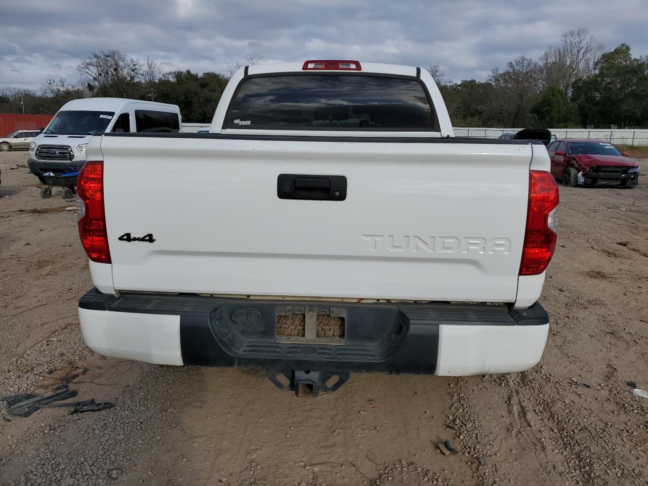 Photo 5 VIN: 5TFDY5F17KX829262 - TOYOTA TUNDRA 