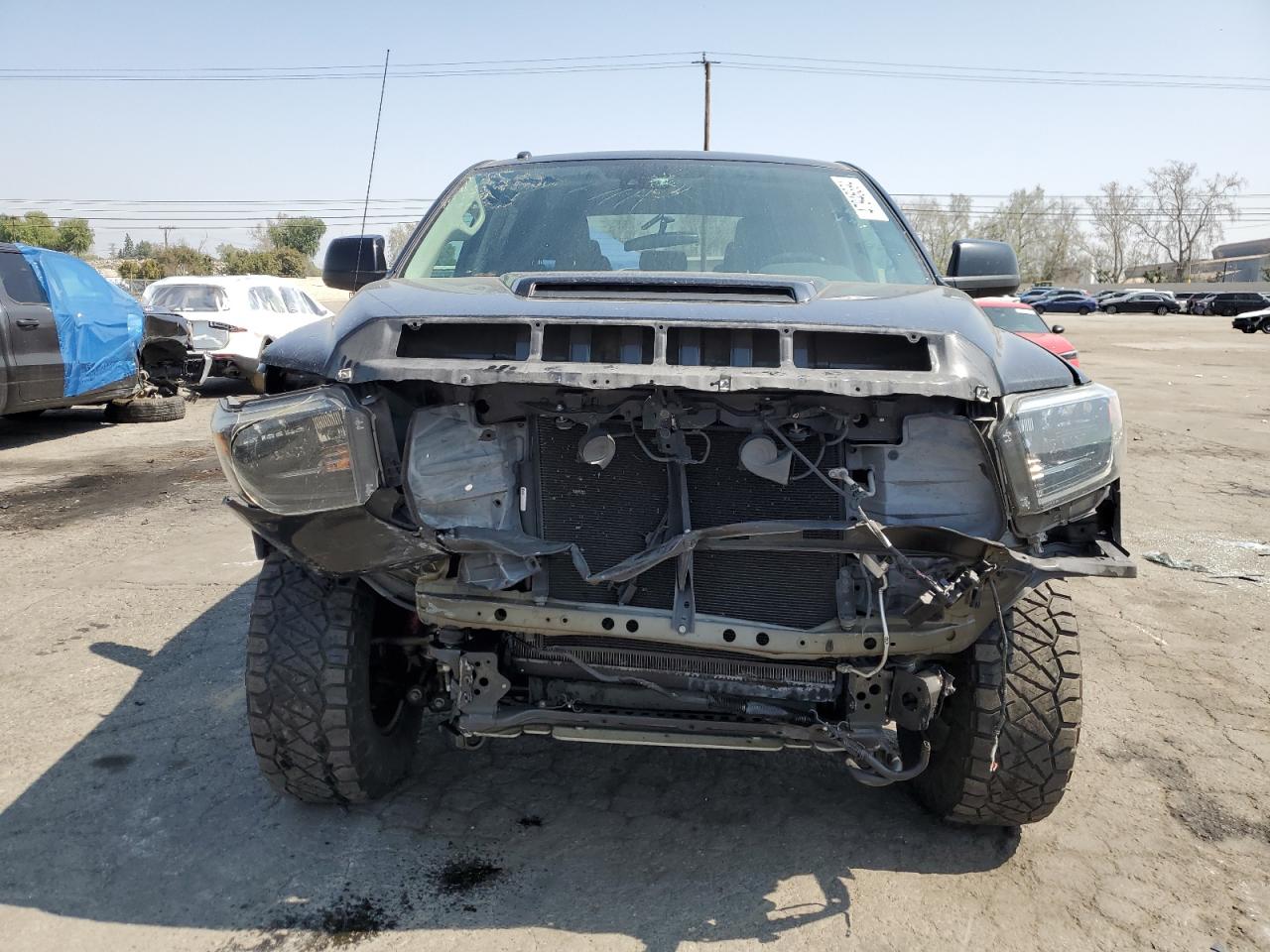 Photo 4 VIN: 5TFDY5F17KX843923 - TOYOTA TUNDRA 