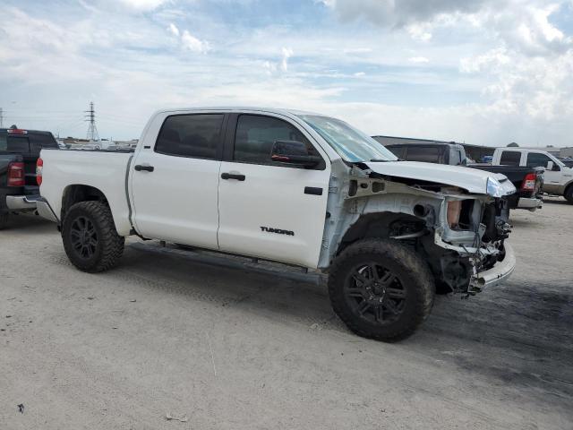 Photo 3 VIN: 5TFDY5F17LX887051 - TOYOTA TUNDRA CRE 