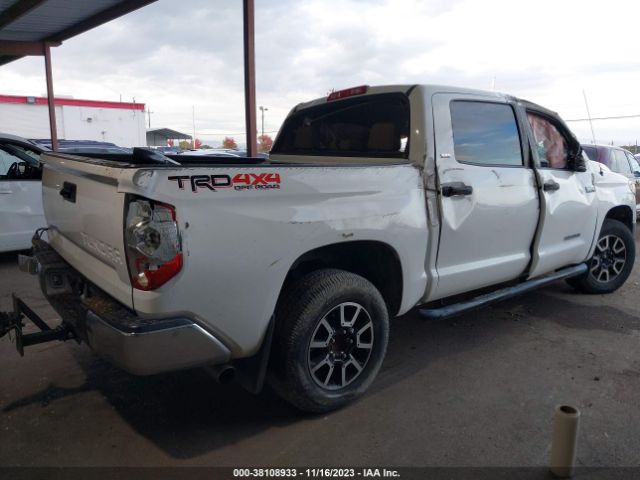 Photo 3 VIN: 5TFDY5F18FX465536 - TOYOTA TUNDRA 