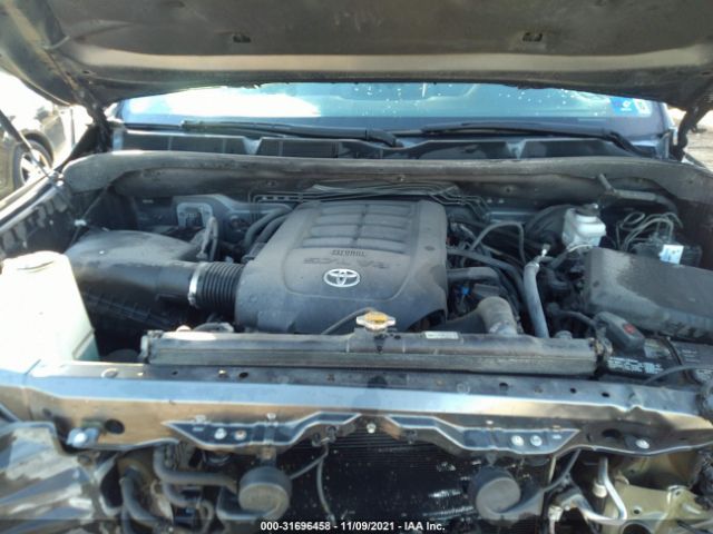 Photo 9 VIN: 5TFDY5F18GX495685 - TOYOTA TUNDRA 4WD TRUCK 