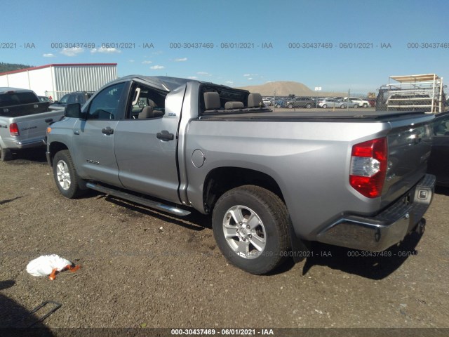 Photo 2 VIN: 5TFDY5F18HX631184 - TOYOTA TUNDRA 4WD 