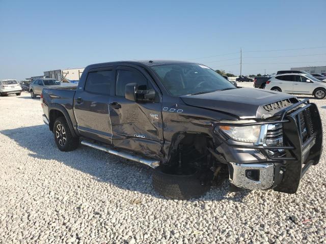 Photo 3 VIN: 5TFDY5F18HX644999 - TOYOTA TUNDRA CRE 