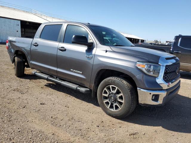 Photo 3 VIN: 5TFDY5F18JX688670 - TOYOTA TUNDRA CRE 