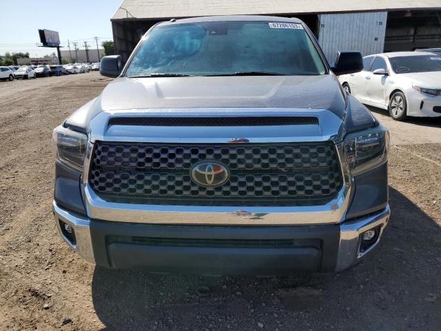 Photo 4 VIN: 5TFDY5F18JX688670 - TOYOTA TUNDRA CRE 