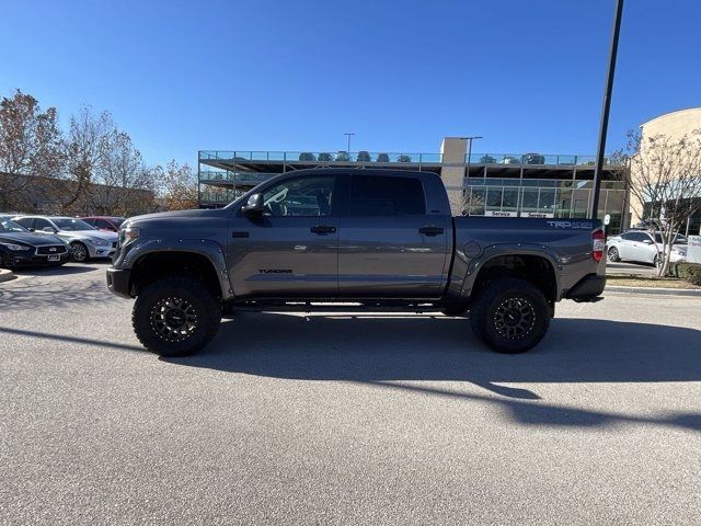 Photo 4 VIN: 5TFDY5F18JX689060 - TOYOTA TUNDRA 4WD 