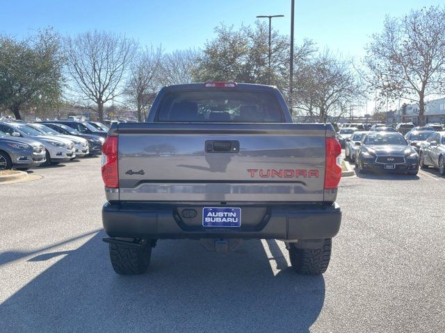 Photo 6 VIN: 5TFDY5F18JX689060 - TOYOTA TUNDRA 4WD 