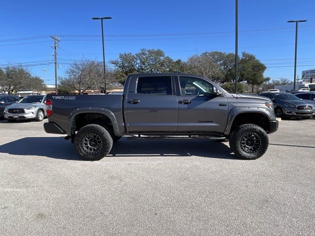 Photo 8 VIN: 5TFDY5F18JX689060 - TOYOTA TUNDRA 4WD 