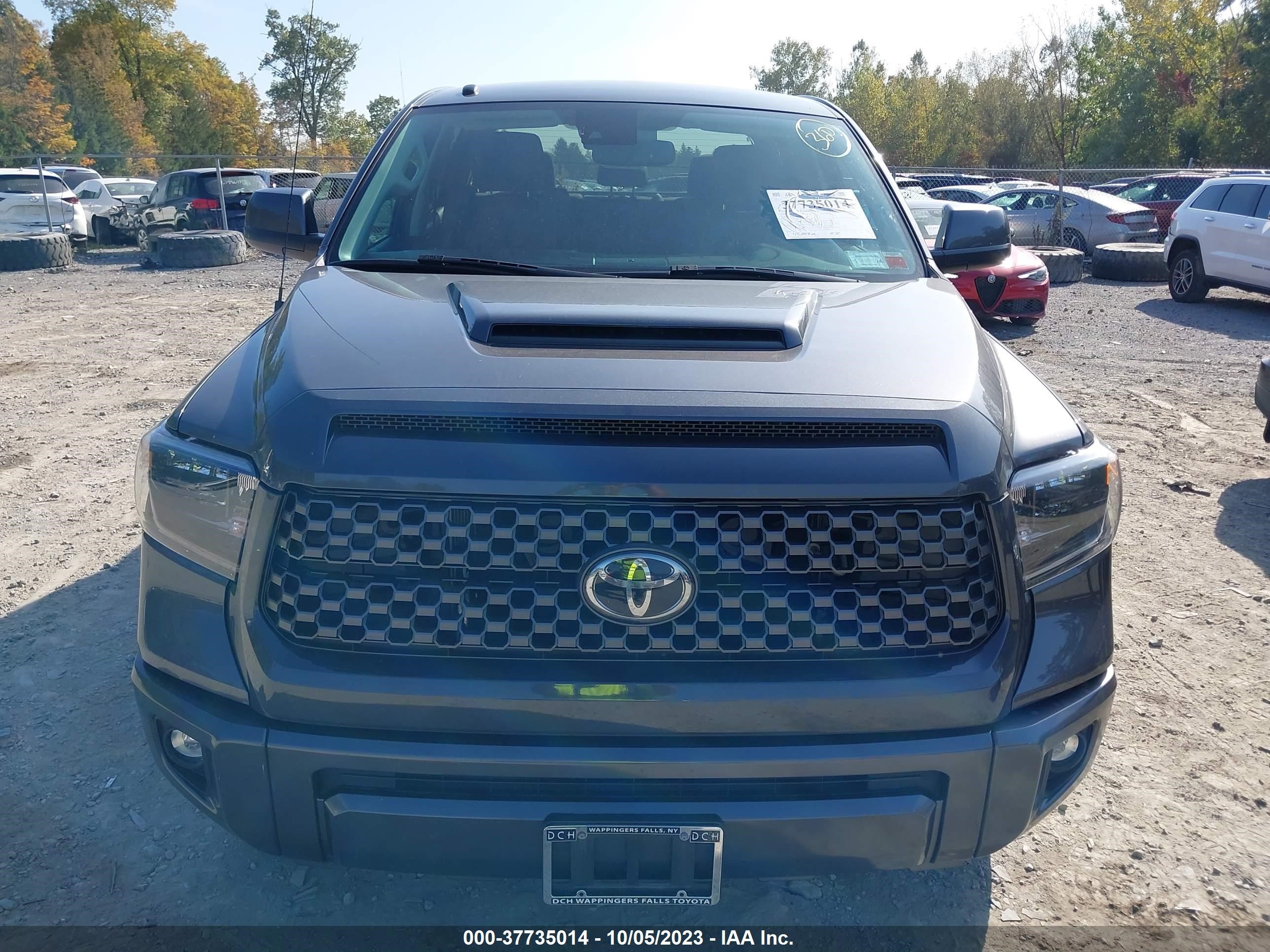 Photo 11 VIN: 5TFDY5F18KX824829 - TOYOTA TUNDRA 