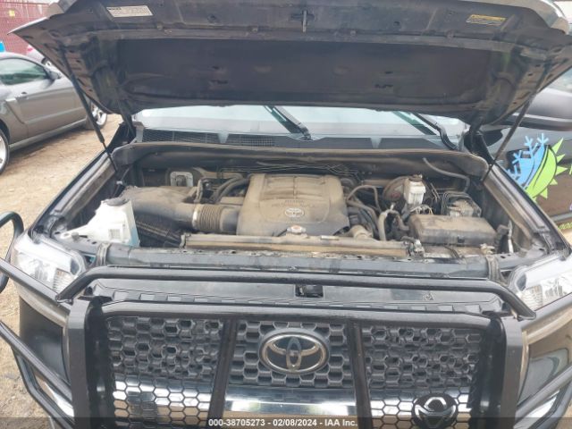 Photo 9 VIN: 5TFDY5F18MX021604 - TOYOTA TUNDRA 