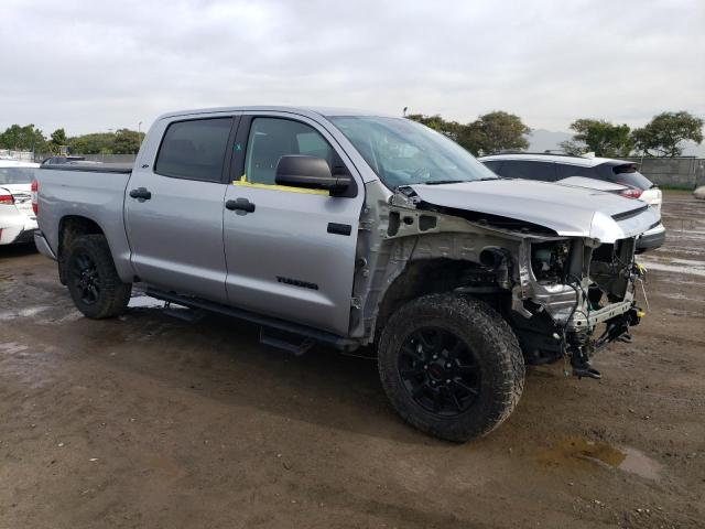 Photo 3 VIN: 5TFDY5F18MX024860 - TOYOTA TUNDRA CRE 