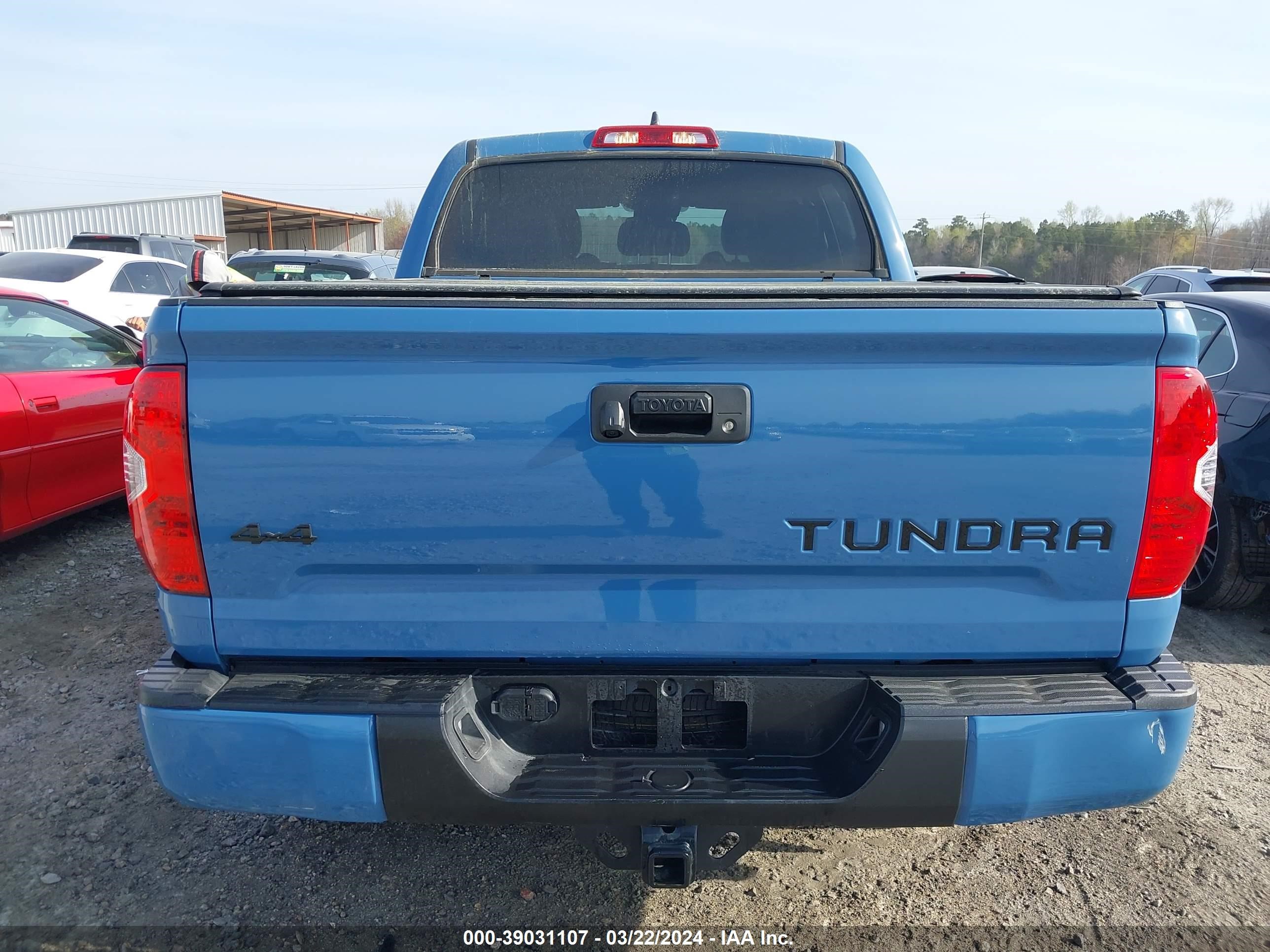 Photo 15 VIN: 5TFDY5F18MX980727 - TOYOTA TUNDRA 