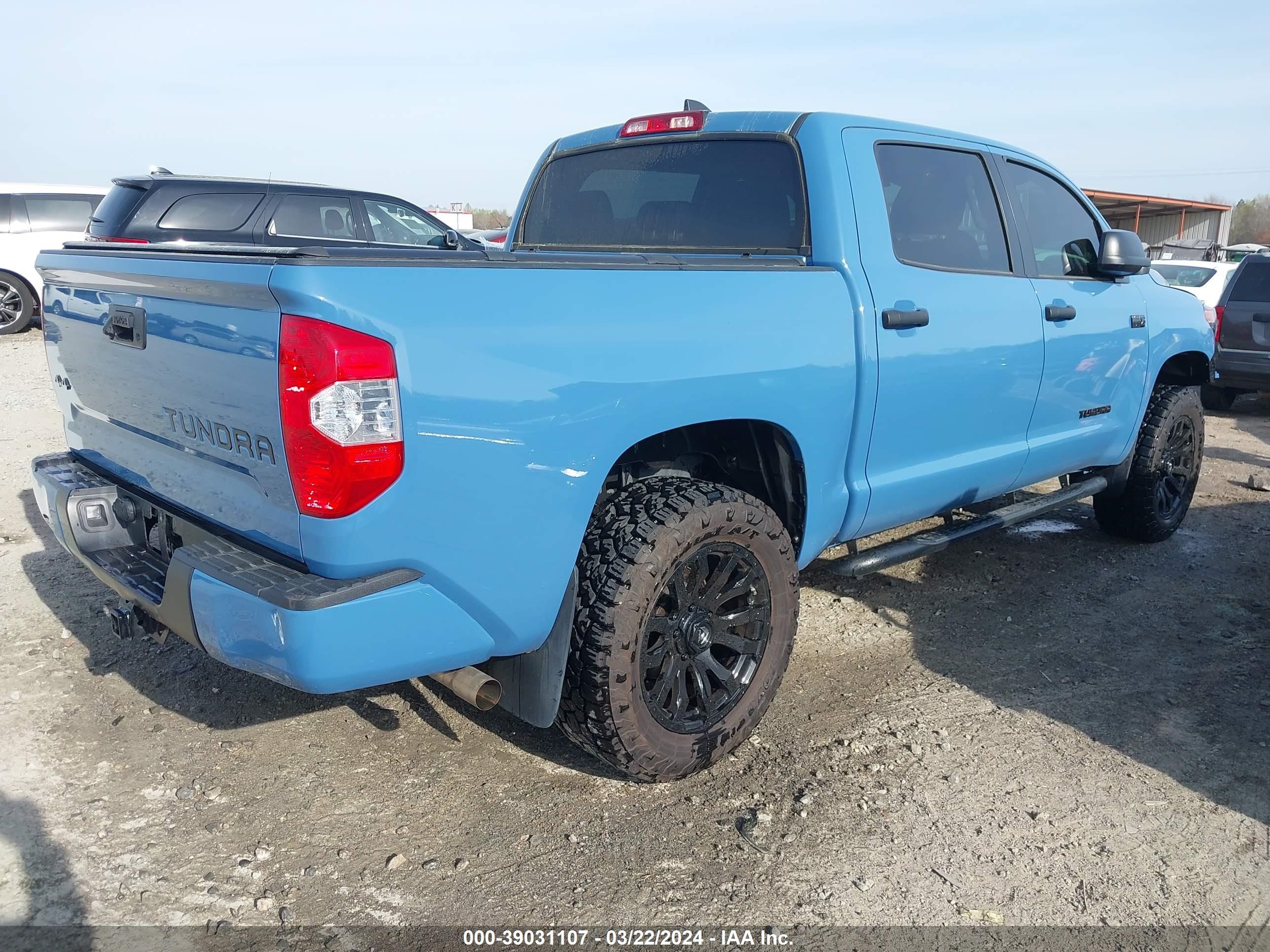 Photo 3 VIN: 5TFDY5F18MX980727 - TOYOTA TUNDRA 