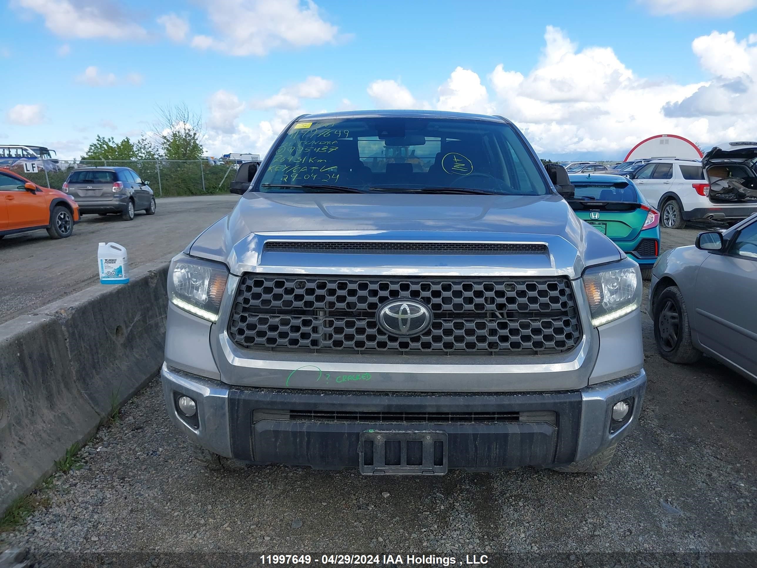 Photo 11 VIN: 5TFDY5F18MX995437 - TOYOTA TUNDRA 