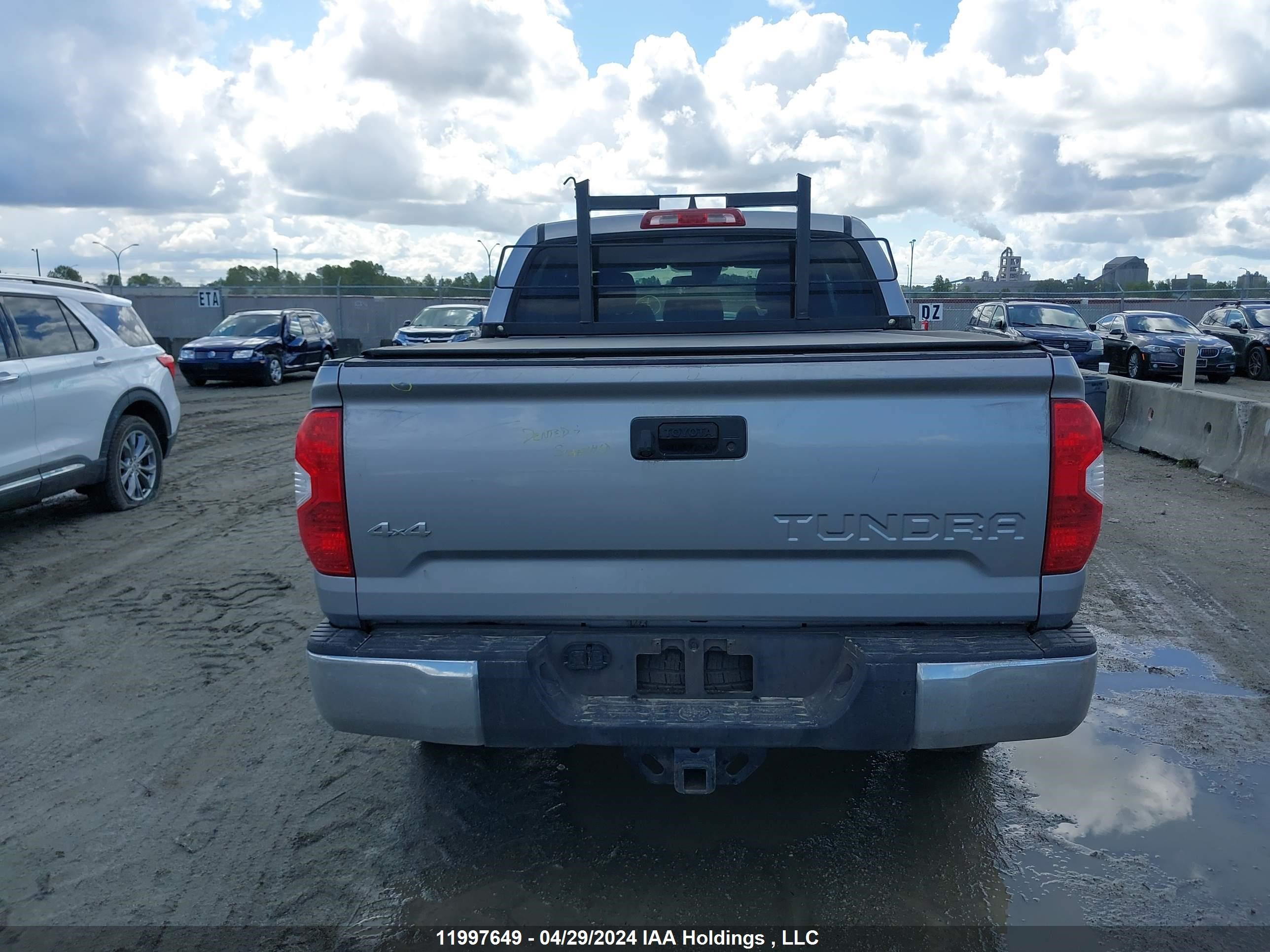 Photo 15 VIN: 5TFDY5F18MX995437 - TOYOTA TUNDRA 