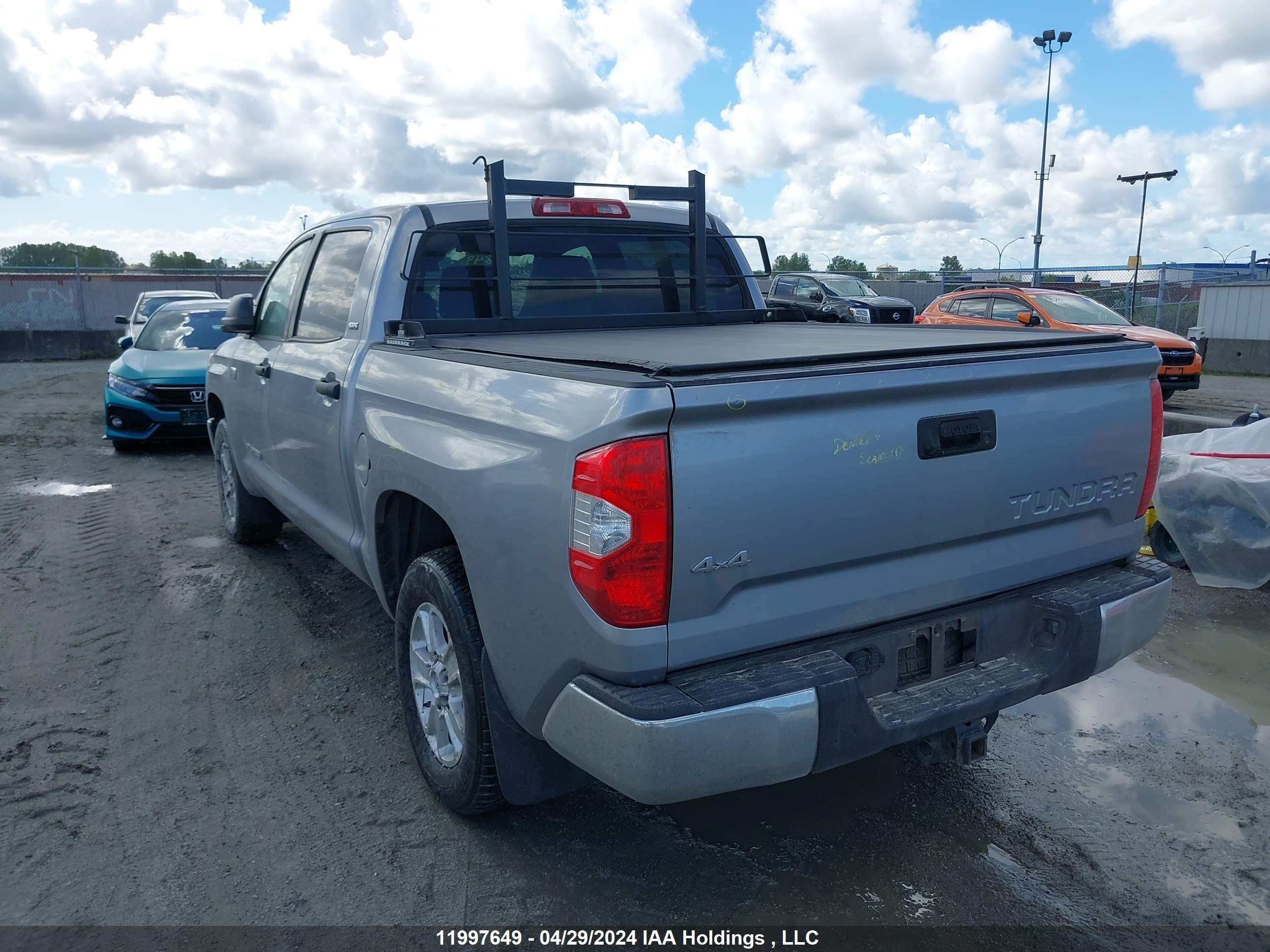 Photo 2 VIN: 5TFDY5F18MX995437 - TOYOTA TUNDRA 