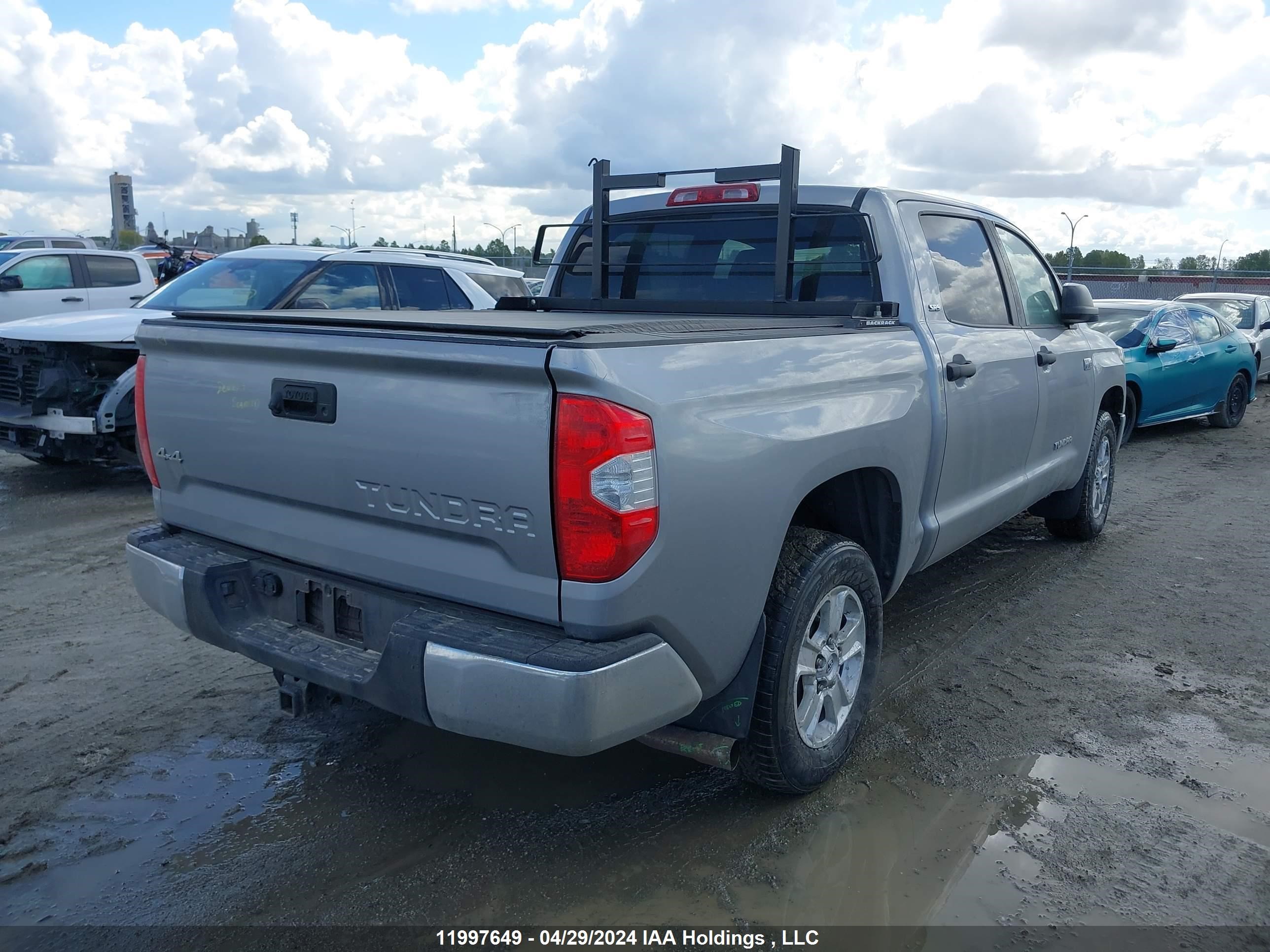 Photo 3 VIN: 5TFDY5F18MX995437 - TOYOTA TUNDRA 