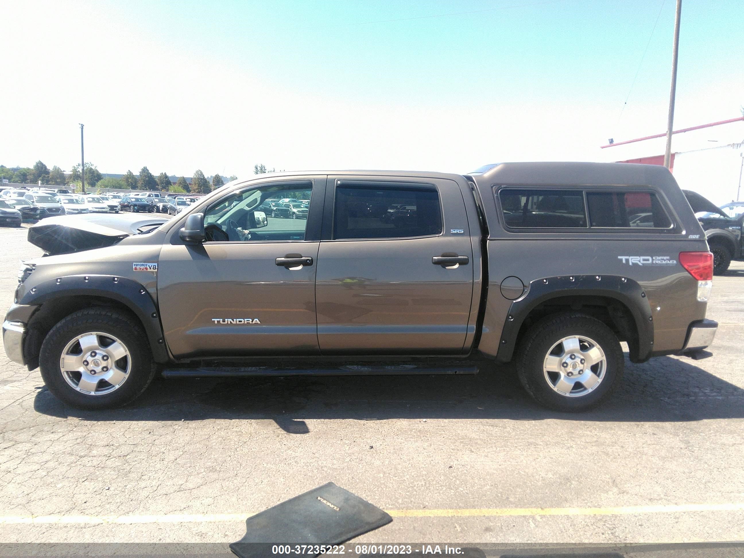 Photo 13 VIN: 5TFDY5F19BX179219 - TOYOTA TUNDRA 