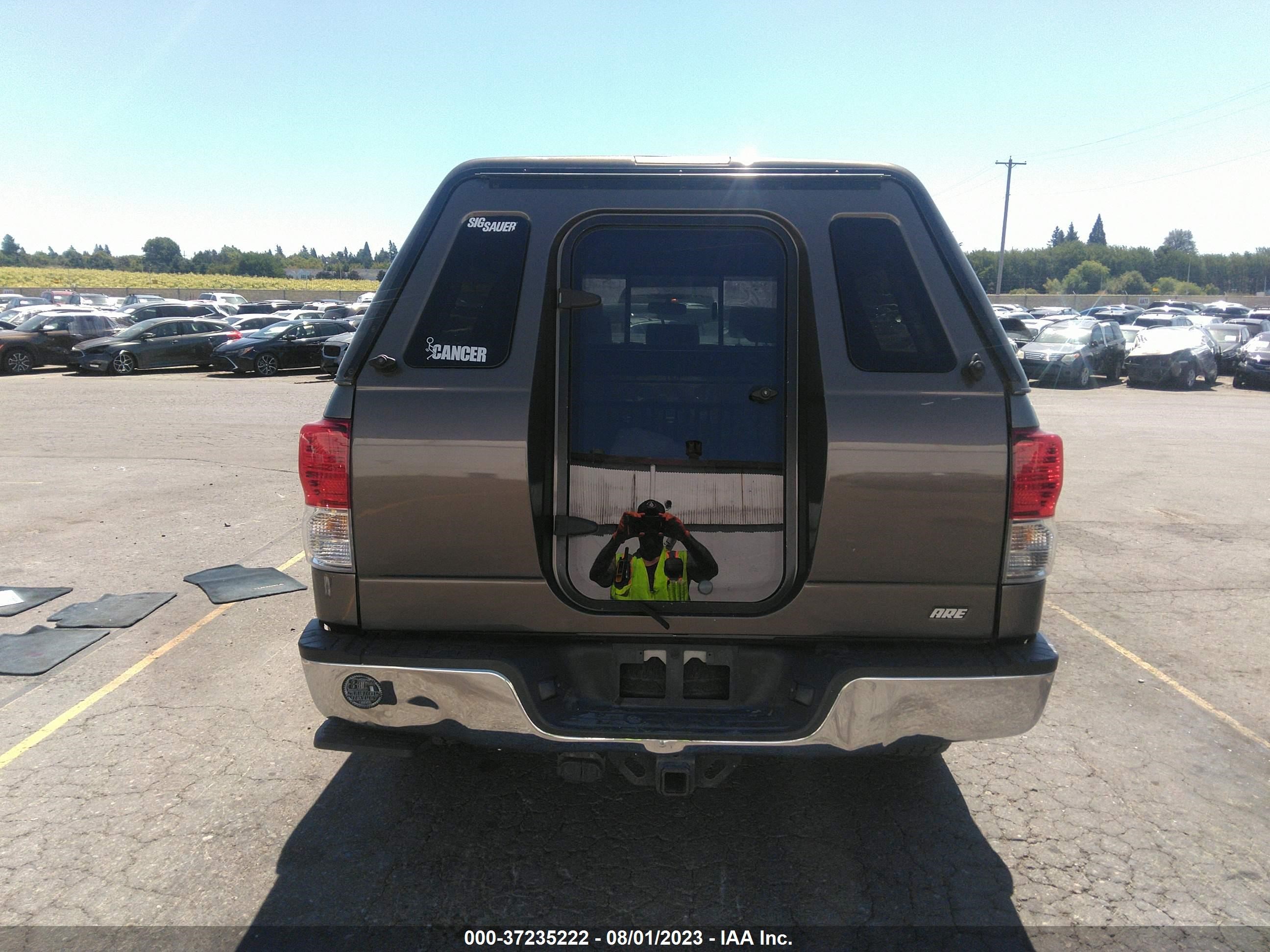 Photo 15 VIN: 5TFDY5F19BX179219 - TOYOTA TUNDRA 