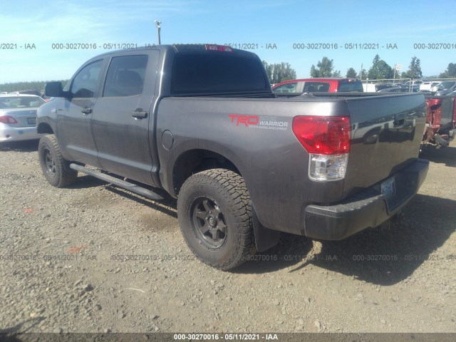 Photo 2 VIN: 5TFDY5F19CX215332 - TOYOTA TUNDRA 4WD TRUCK 