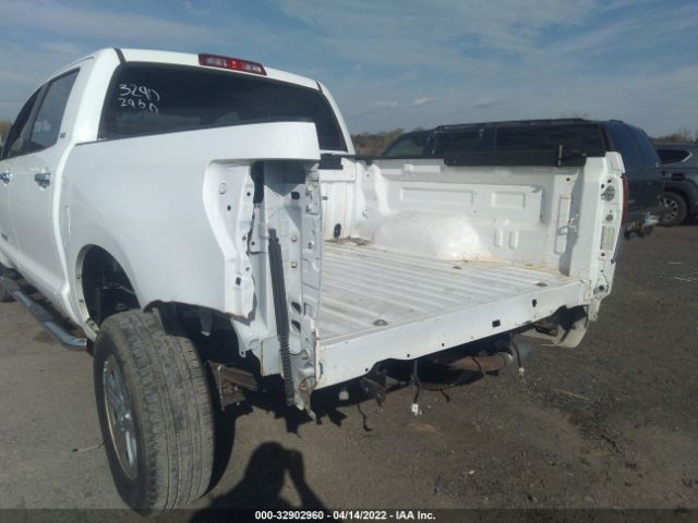 Photo 5 VIN: 5TFDY5F19CX223074 - TOYOTA TUNDRA 4WD TRUCK 