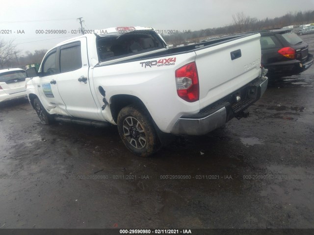 Photo 2 VIN: 5TFDY5F19EX415548 - TOYOTA TUNDRA 4WD TRUCK 