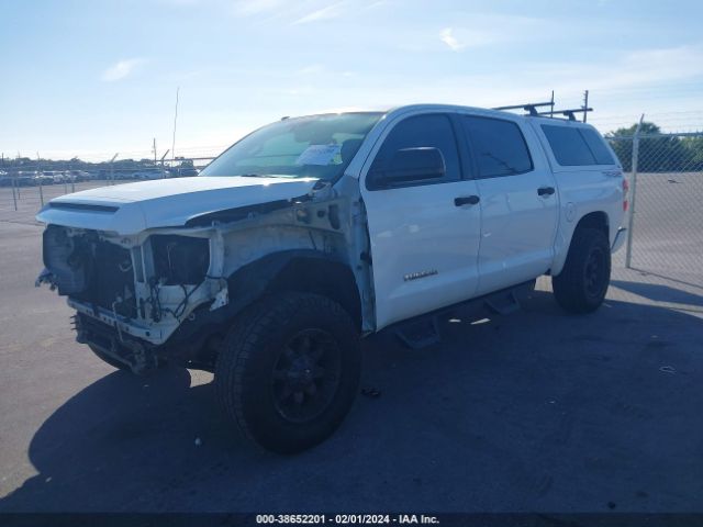 Photo 1 VIN: 5TFDY5F19GX517192 - TOYOTA TUNDRA 