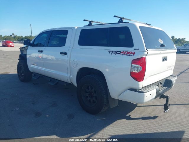 Photo 2 VIN: 5TFDY5F19GX517192 - TOYOTA TUNDRA 