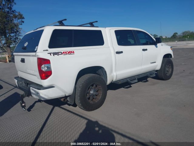 Photo 3 VIN: 5TFDY5F19GX517192 - TOYOTA TUNDRA 