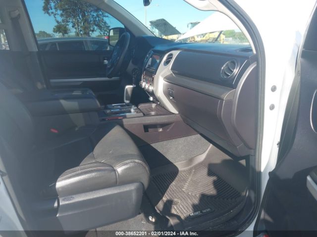 Photo 4 VIN: 5TFDY5F19GX517192 - TOYOTA TUNDRA 