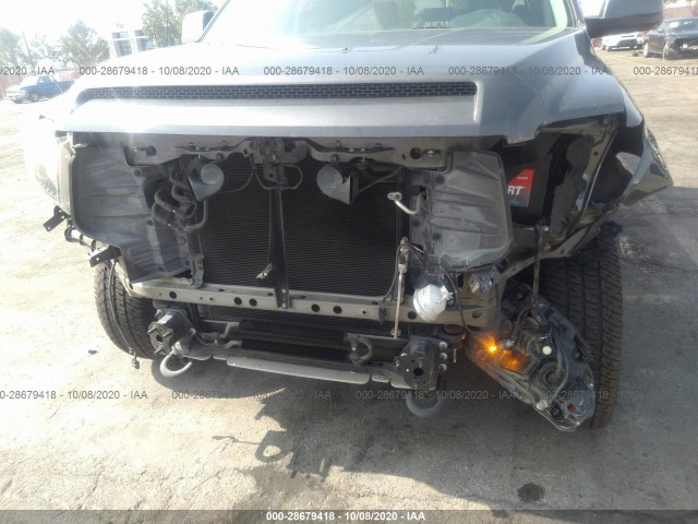 Photo 5 VIN: 5TFDY5F19GX531223 - TOYOTA TUNDRA 4WD TRUCK 