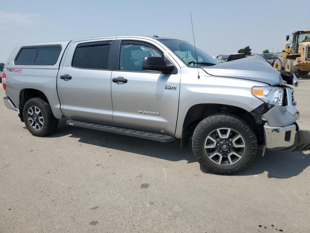 Photo 3 VIN: 5TFDY5F19HX666557 - TOYOTA TUNDRA CRE 