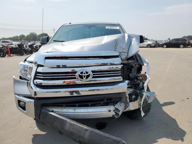 Photo 4 VIN: 5TFDY5F19HX666557 - TOYOTA TUNDRA CRE 