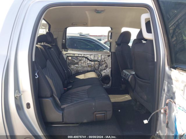 Photo 7 VIN: 5TFDY5F19JX750495 - TOYOTA TUNDRA 