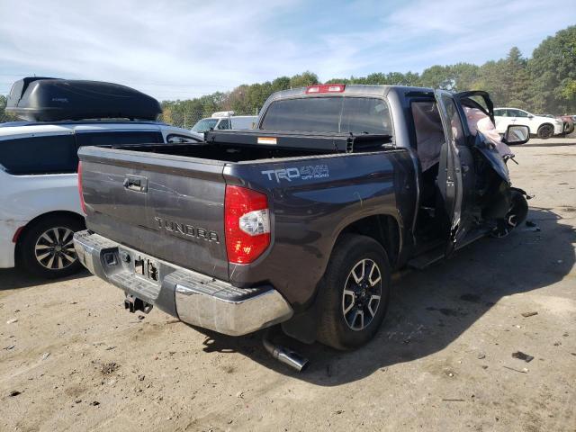 Photo 3 VIN: 5TFDY5F19JX756992 - TOYOTA TUNDRA CRE 