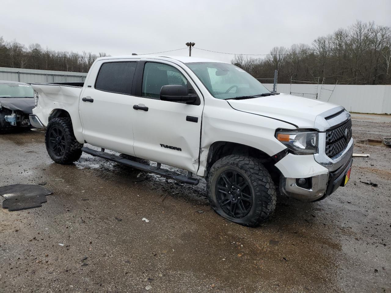 Photo 3 VIN: 5TFDY5F19LX902746 - TOYOTA TUNDRA 