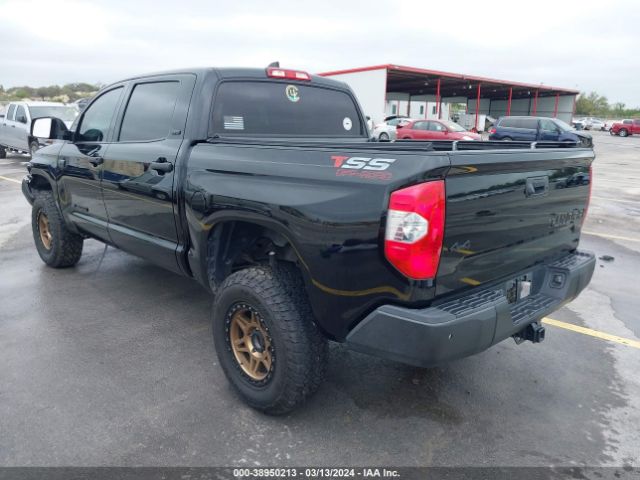 Photo 2 VIN: 5TFDY5F19LX933978 - TOYOTA TUNDRA 