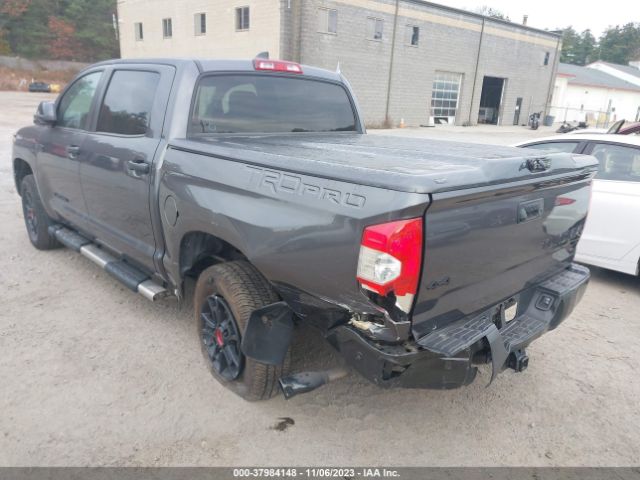 Photo 2 VIN: 5TFDY5F19MX028349 - TOYOTA TUNDRA 4WD 