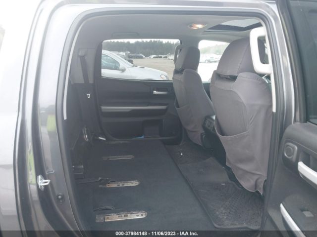 Photo 7 VIN: 5TFDY5F19MX028349 - TOYOTA TUNDRA 4WD 