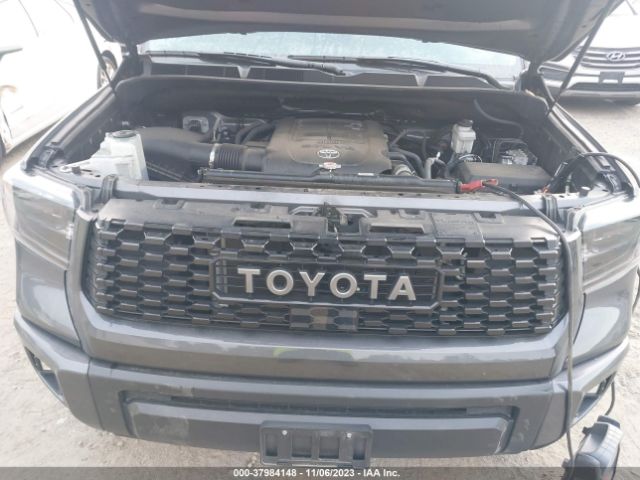 Photo 9 VIN: 5TFDY5F19MX028349 - TOYOTA TUNDRA 4WD 