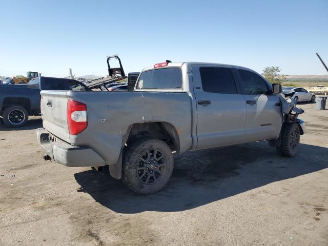 Photo 2 VIN: 5TFDY5F19MX977626 - TOYOTA TUNDRA CRE 