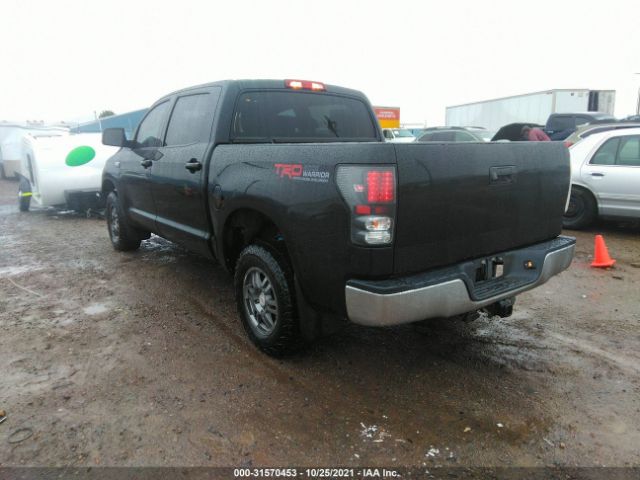 Photo 2 VIN: 5TFDY5F1XBX186759 - TOYOTA TUNDRA 4WD TRUCK 