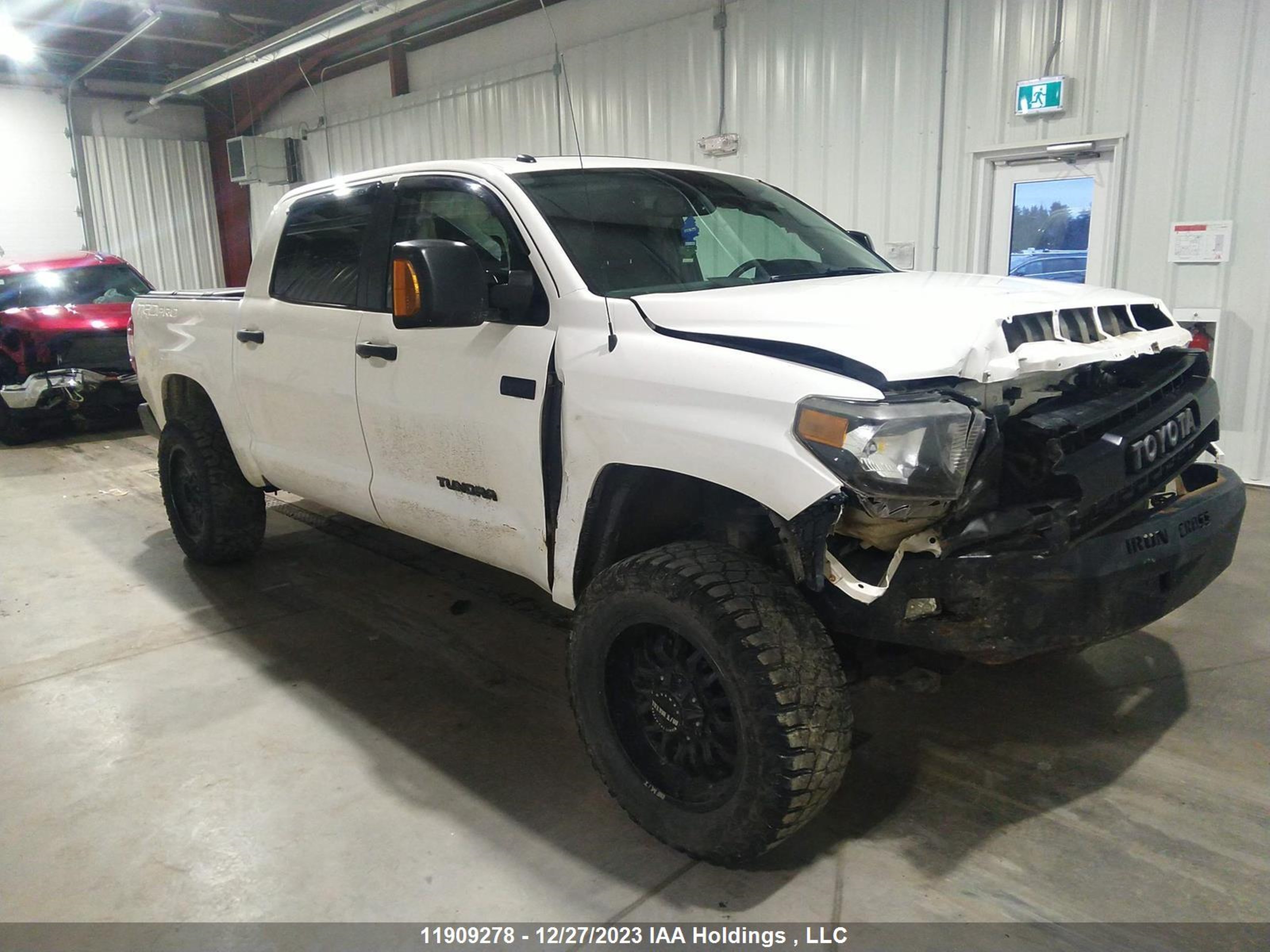 Photo 0 VIN: 5TFDY5F1XGX558110 - TOYOTA TUNDRA 