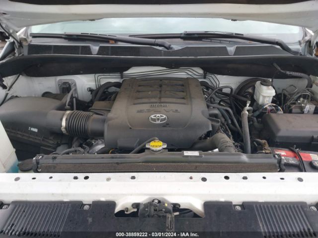 Photo 9 VIN: 5TFDY5F1XGX577899 - TOYOTA TUNDRA 