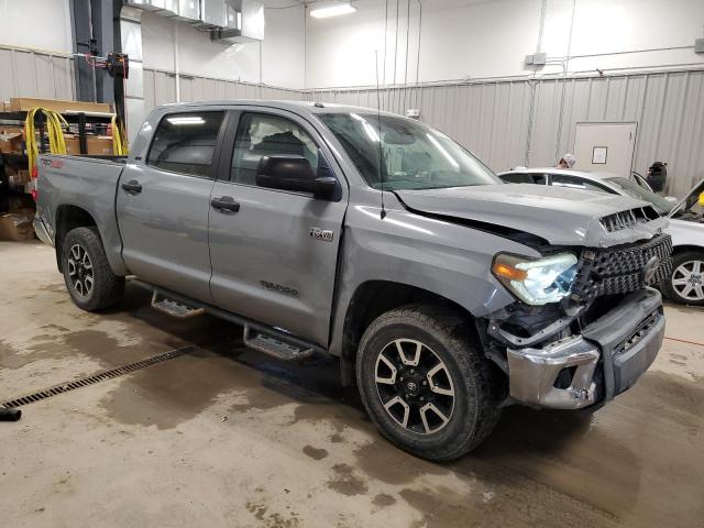 Photo 3 VIN: 5TFDY5F1XJX686094 - TOYOTA TUNDRA CRE 